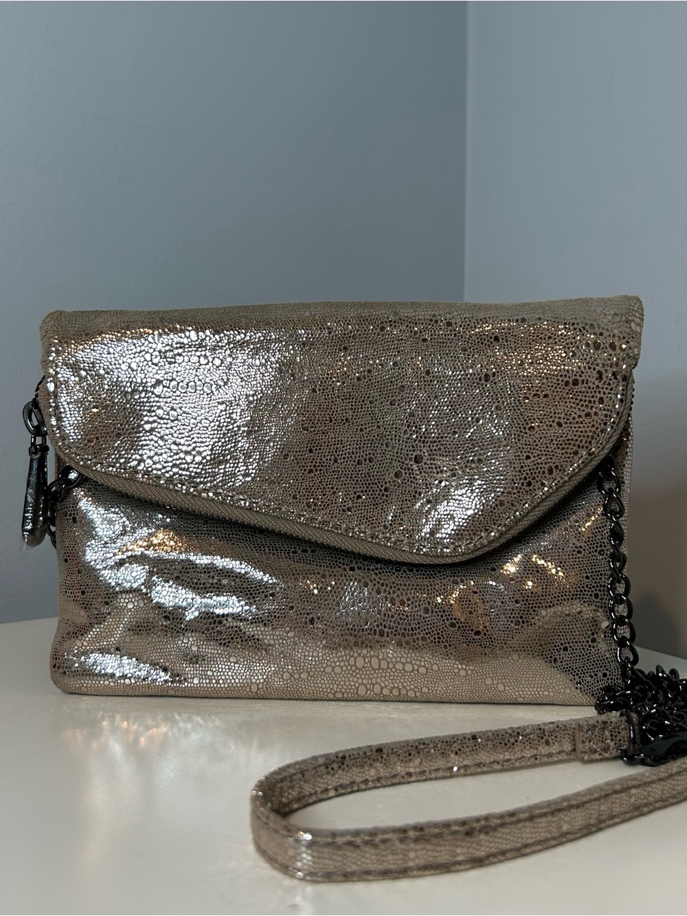 Hobo Daria Metallic Convertible Wristlet Crossbody Bag Clutch Champagne Shimmer